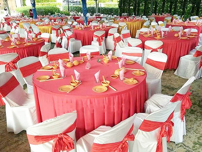 Table And Chairs 1